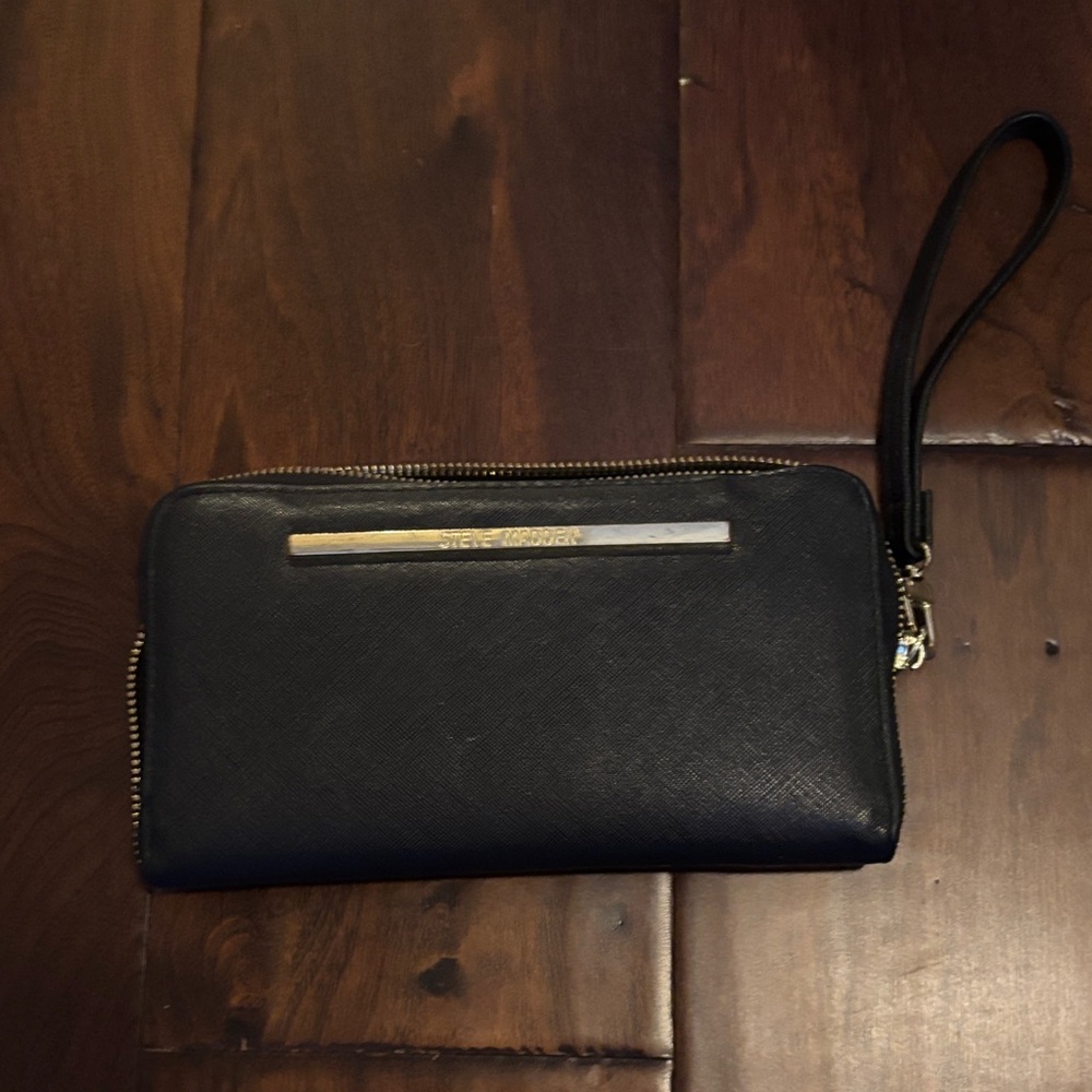 Steve Madden Black Wristlet Wallet